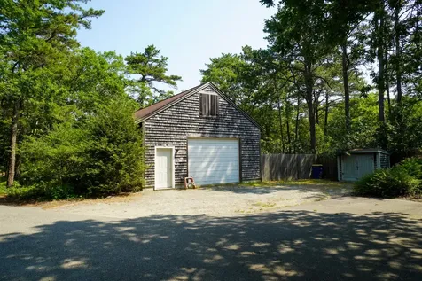 2 Farm Path Oak Bluffs MA 02557