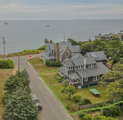 6 Brewster Avenue Oak Bluffs MA 02557