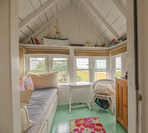6 Brewster Avenue Oak Bluffs MA 02557