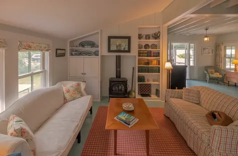 6 Brewster Avenue Oak Bluffs MA 02557