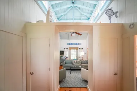 18 Trinity Park Oak Bluffs MA 02557