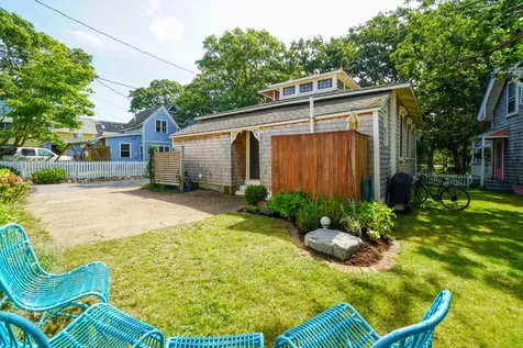 18 Trinity Park Oak Bluffs MA 02557