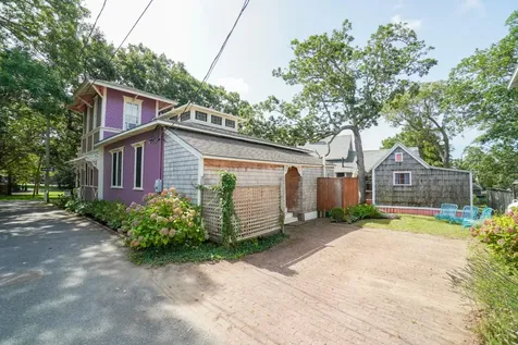 18 Trinity Park Oak Bluffs MA 02557