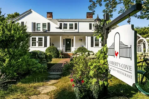 90 Manaquayak Road West Tisbury MA 02575