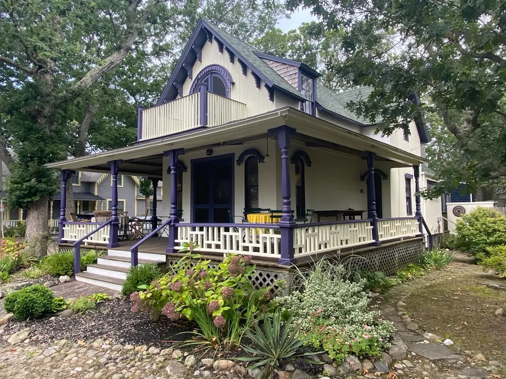 12 Bayliss Avenue Oak Bluffs MA 02557