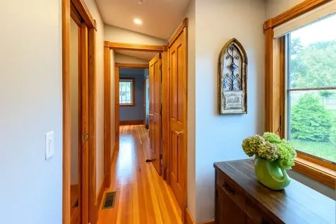 12 Shirley Avenue Oak Bluffs MA 02557