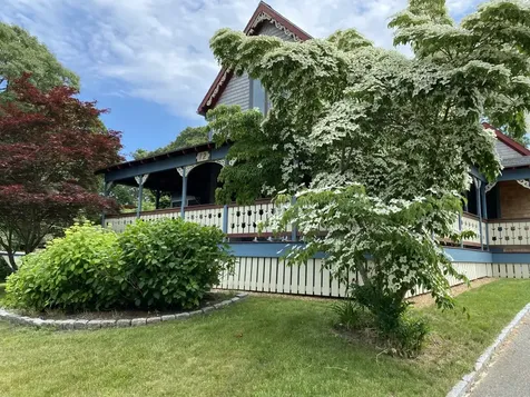 12 Shirley Avenue Oak Bluffs MA 02557
