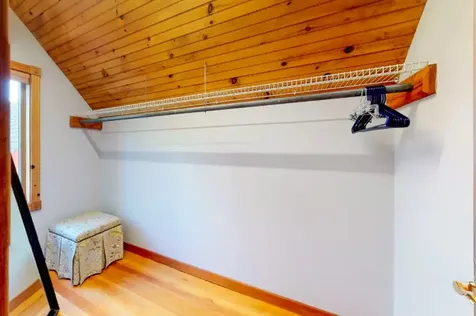 12 Shirley Avenue Oak Bluffs MA 02557
