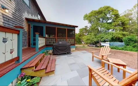 12 Shirley Avenue Oak Bluffs MA 02557