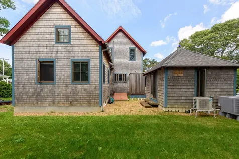 12 Shirley Avenue Oak Bluffs MA 02557