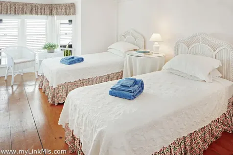 7 Peases Point Way Edgartown MA 02539