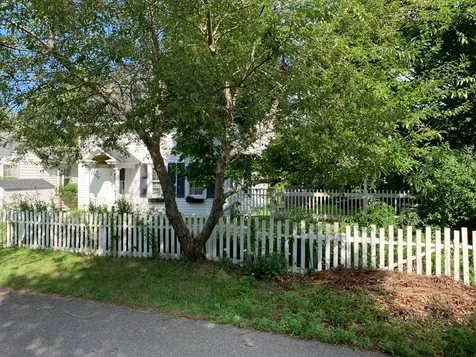 16 Hiawatha Avenue Oak Bluffs MA 02557