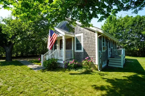 21 Forest Hill Avenue Oak Bluffs MA 02557