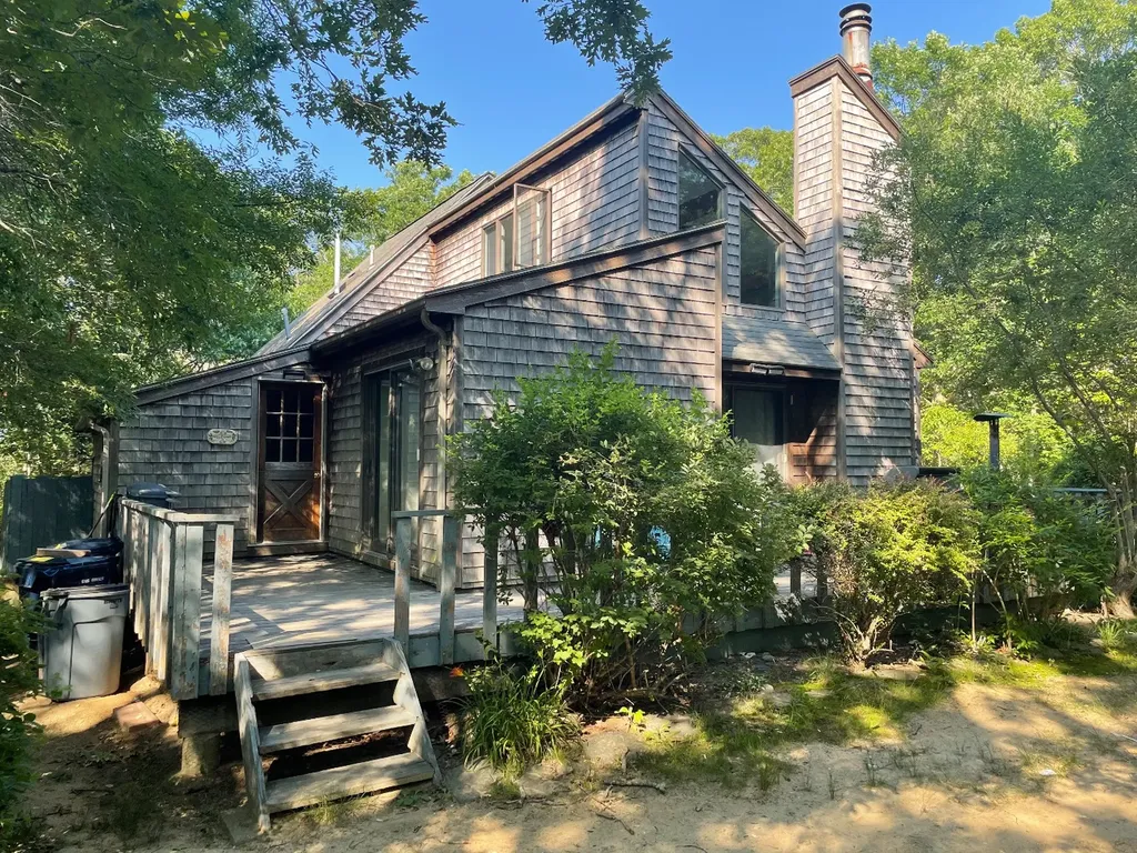 46 Farm Pond Road Oak Bluffs MA 02557