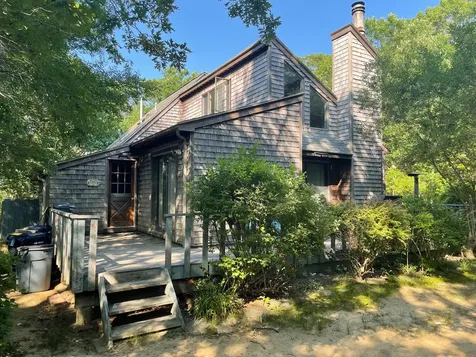 46 Farm Pond Road Oak Bluffs MA 02557