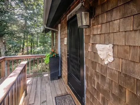 160 Bernard Circle Vineyard Haven MA 02568