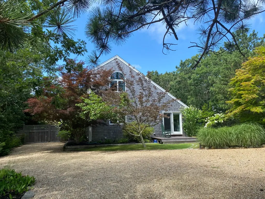 11 Sparrow Lane Edgartown MA 02539