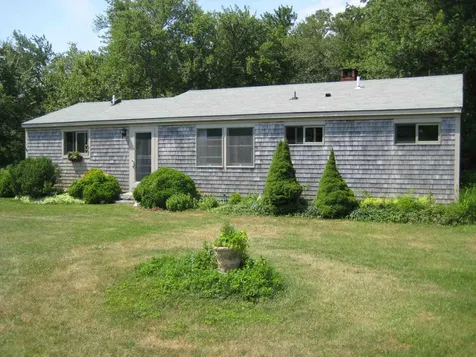 18 Tiasquam Road West Tisbury MA 02568