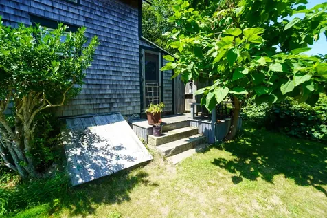 17 School Street Oak Bluffs MA 02557