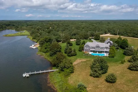 81 Oyster Pond Road Edgartown MA 02539