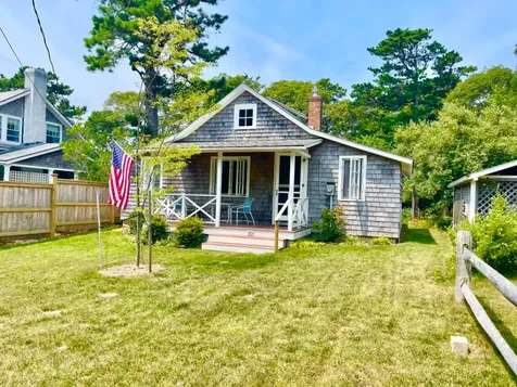 10 Harrison Avenue Oak Bluffs MA 02557
