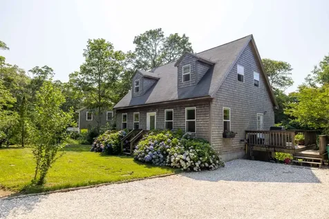 39 Mud Puddle Road Vineyard Haven MA 02568