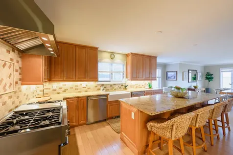 8 Aero Avenue Edgartown MA 02539