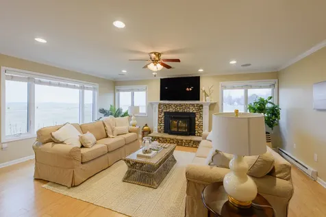 8 Aero Avenue Edgartown MA 02539