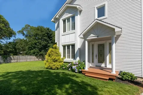 18 Hampson Avenue Oak Bluffs MA 02557