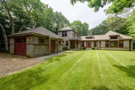 41 Bayes Hill Road Oak Bluffs MA 02539-4427