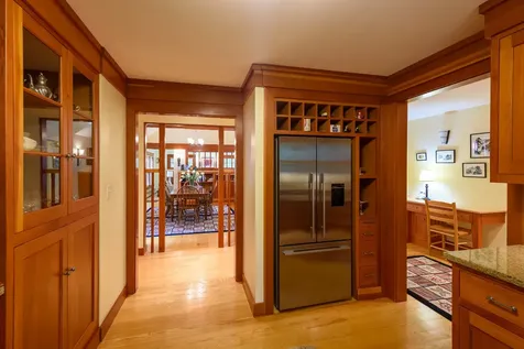 41 Bayes Hill Road Oak Bluffs MA 02539-4427