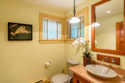 41 Bayes Hill Road Oak Bluffs MA 02539-4427