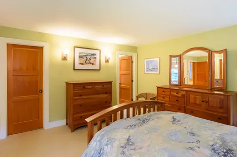 41 Bayes Hill Road Oak Bluffs MA 02539-4427