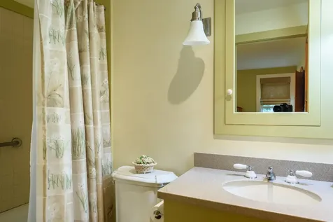 41 Bayes Hill Road Oak Bluffs MA 02539-4427