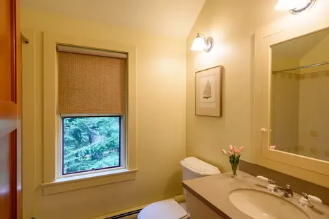 41 Bayes Hill Road Oak Bluffs MA 02539-4427