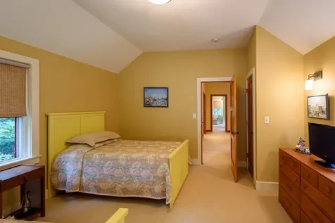 41 Bayes Hill Road Oak Bluffs MA 02539-4427