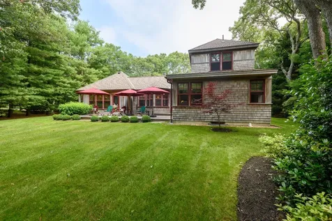 41 Bayes Hill Road Oak Bluffs MA 02539-4427