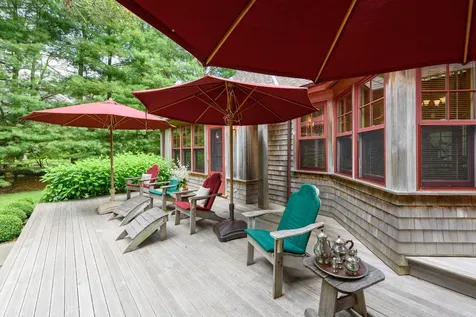 41 Bayes Hill Road Oak Bluffs MA 02539-4427