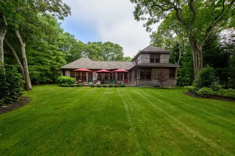 41 Bayes Hill Road Oak Bluffs MA 02539-4427