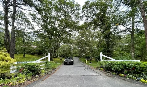 41 Bayes Hill Road Oak Bluffs MA 02539-4427