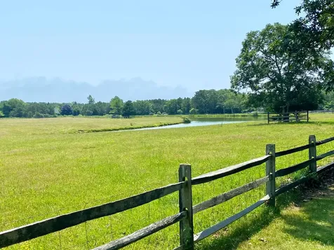 243 Pond Road West Tisbury MA 02575