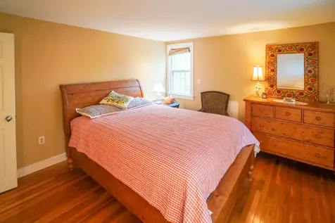 8 School House Village Oak Bluffs MA 02557