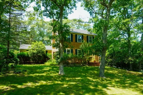 8 School House Village Oak Bluffs MA 02557