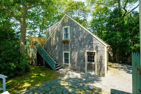 8 School House Village Oak Bluffs MA 02557