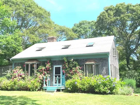 4 Davis Avenue & 0 South Street Oak Bluffs MA 02557