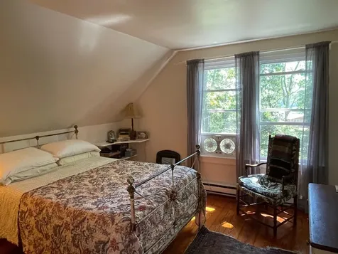 129 Lagoon Avenue Vineyard Haven MA 02568
