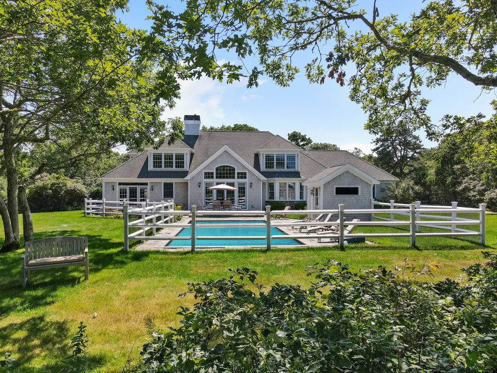 175 Pond Road West Tisbury MA 02568