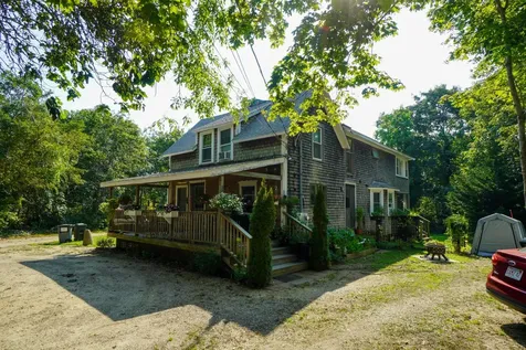 184 Circuit Avenue Oak Bluffs MA 02557