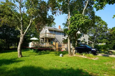 184 Circuit Avenue Oak Bluffs MA 02557