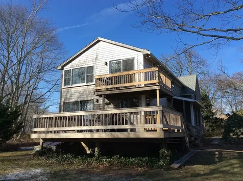184 Circuit Avenue Oak Bluffs MA 02557